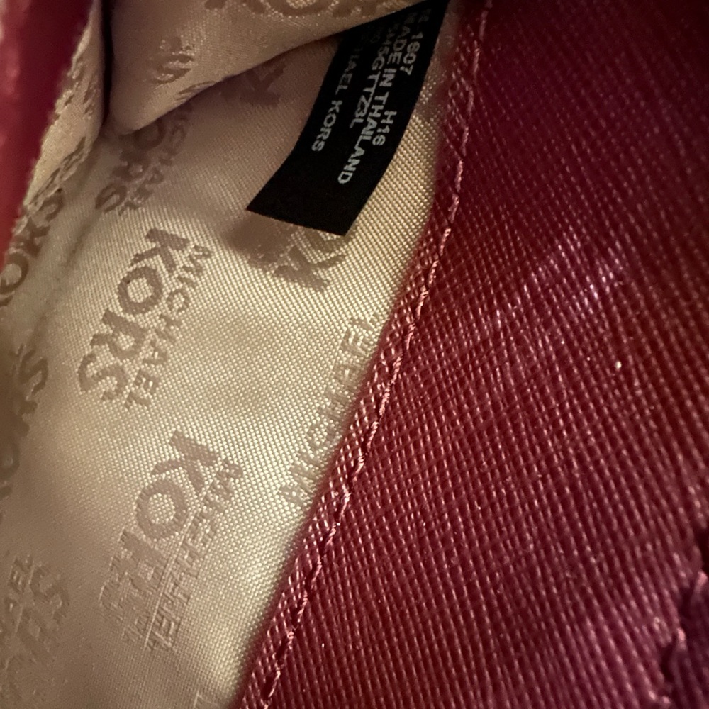 Michael Kor’s Jet Set Continental Travel Full Zip Leather Wallet - Picture 6 of 13